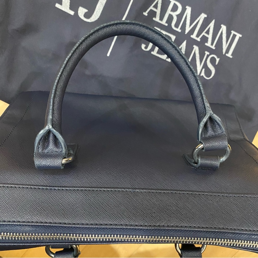 🌺Armani Jeans Navy Blue Handbag - Picture 13 of 16